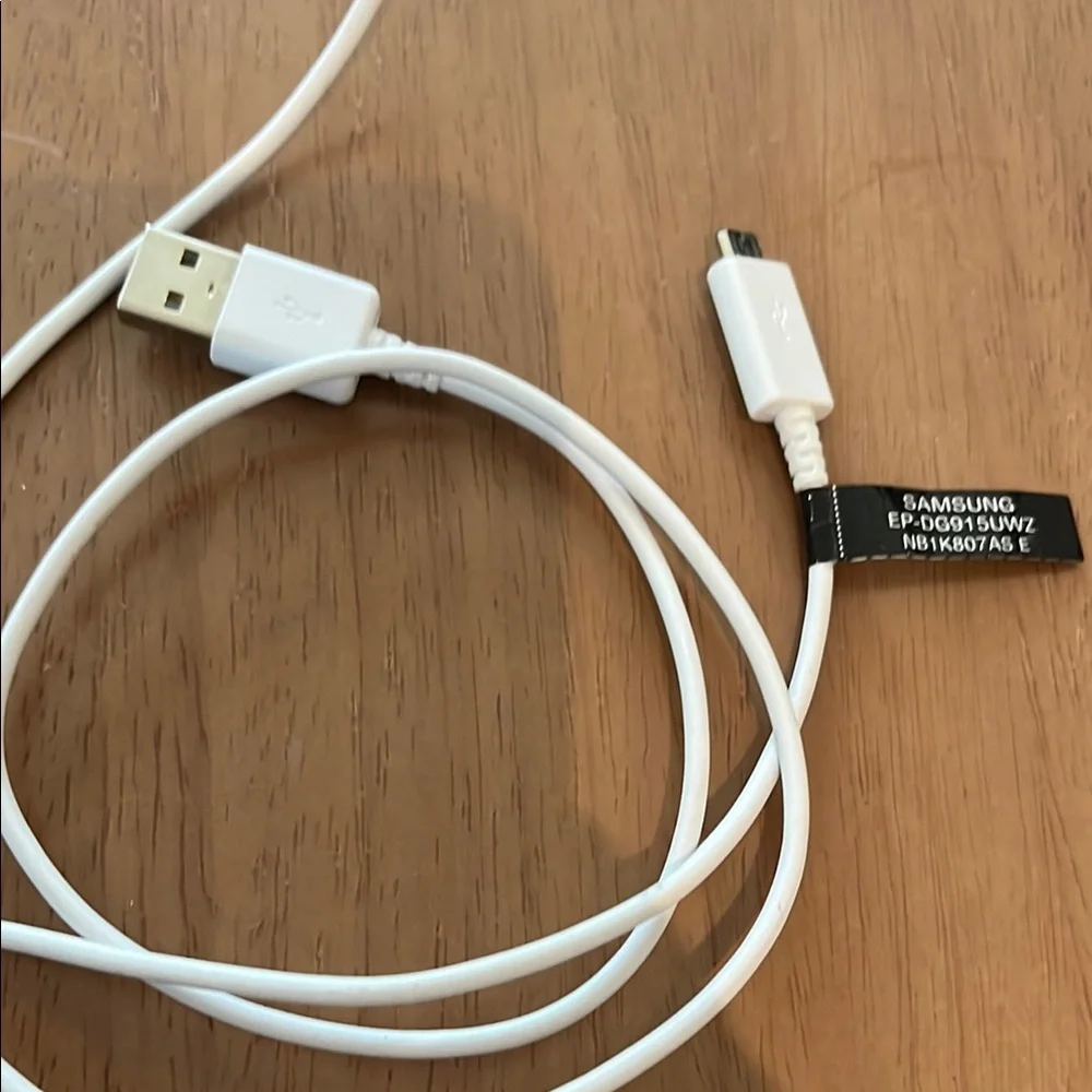 Samsung White USB Cable, Durable Charging Cable